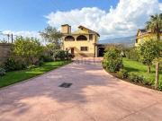 Villetta indipendente in vendita di 220 m² in Via Fiano, 110