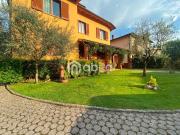 Villetta indipendente in vendita di 222 m² in Via E. Fermi