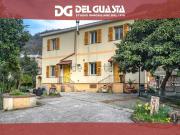 Villetta indipendente in vendita di 224 m² in Via Struppa