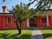 Villetta indipendente in vendita di 230 m² in Via Friuli