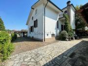 Villetta indipendente in vendita di 230 m² in Via Padre...