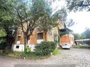 Villetta indipendente in vendita di 236 m² in Via Rubra