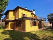 Villetta indipendente in vendita di 238 m² in Via Milano, 19