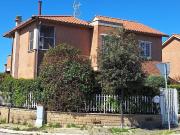 Villetta indipendente in vendita di 240 m² in Via Grecale, 7