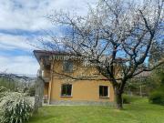 Villetta indipendente in vendita di 245 m² in Via per Domo