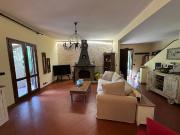 Villetta indipendente in vendita di 250 m² in Via Macia