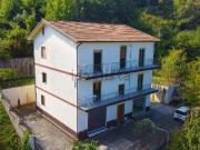 Villetta indipendente in vendita di 260 m² in Via Lucido, 1