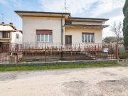 Villetta indipendente in vendita di 270 m² in Via Fara