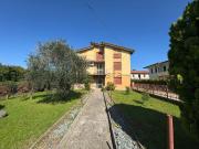 Villetta indipendente in vendita di 270 m² in Via Ostiglia