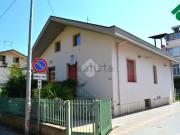 Villetta indipendente in vendita di 280 m² in Via Molise, 8