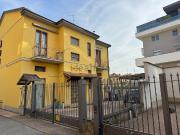 Villetta indipendente in vendita di 296 m² in Via A....