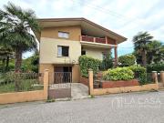 Villetta indipendente in vendita di 300 m² in Via Azzano...