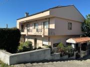 Villetta indipendente in vendita di 300 m² in Via Colle...