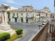 Villetta indipendente in vendita di 300 m² in Via TURATI