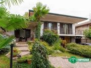 Villetta indipendente in vendita di 337 m² in Via T....