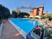 Case e ville in vendita di 340 m² in Via Canalburo, 122