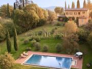 Villetta indipendente in vendita di 340 m² in Strada...