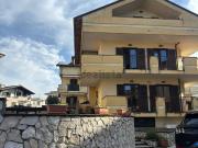 Villetta indipendente in vendita di 350 m² in Via Lago...