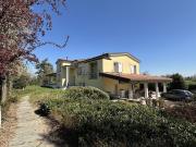 Villetta indipendente in vendita di 350 m² in Via Ugo Guanda