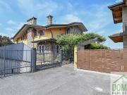 Villetta indipendente in vendita di 354 m² in Via Roma