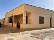 Villetta indipendente in vendita di 360 m² in Via Appia, 48