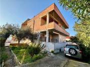 Villetta indipendente in vendita di 360 m² in Via Giotto