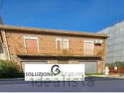 Villetta indipendente in vendita di 360 m² in Via Ugo di...