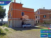 Villetta indipendente in vendita di 380 m² in Via Anagnina