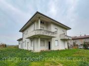 Villetta indipendente in vendita di 385 m² in Via Olmo Longo