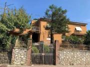 Villetta indipendente in vendita di 400 m² in Via Pietro...