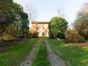 Case e ville in vendita di 340 m² in Via Mulini