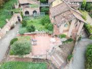 Villetta indipendente in vendita di 540 m² in Via Regina...