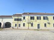 Villetta indipendente in vendita di 550 m² in Via Villa...