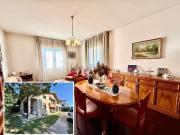 Villetta indipendente in vendita di 596 m² in Via Borse, 104