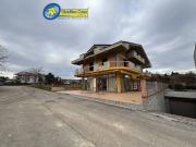 Villetta indipendente in vendita di 900 m² in Via L.Polacchi