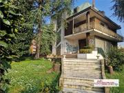 Villetta indipendente in vendita di 995 m² in Via Molise