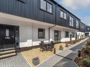 Vincent Walk, Dorking RH4, 2 bed flat to rent, £1,550...