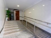 Vintage 3 bedroom apartment close to Selva de Mar metro...