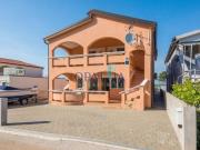 Vir, freistehedes Haus mit Meeresblick