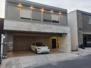 VISTALTA. HERMOSA RESIDENCIA DE 3 NIVELES. COMO NUEVA....