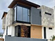 VISTAS DE ALTOZANO, hermosa casa en VENTA DE 3 NIVELES!
