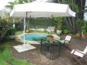 Vitória Régia, casa em rua fechada, área verde, 3...