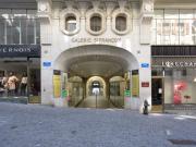 Vitrine à louer à la Galerie Saint François