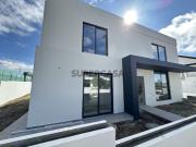 Viva com Conforto: Moradia T4 Exclusiva em Barcarena com...
