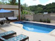 Viva em uma casa de luxo e desfrute de tudo o que a vida...