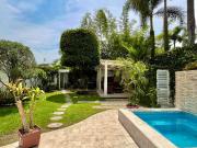 UN DORMITORIO EN PLANTA BAJA. HERMOSO JARDIN, JACUZZY Y...