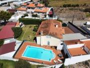 Viva no Coração da Lourinhã: Moradia V6 com Piscina e...