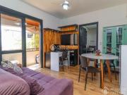 Viva no Menino Deus: Apartamento de 1 Dormitório com Sacada