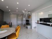 Viva o sonho na Praia da Rocha: T1 com piscina e garagem