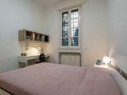 Viva stanza in affitto in appartamento con 3 camere da...